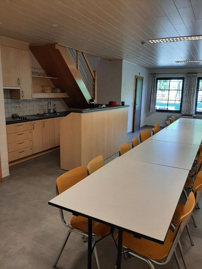 De Meiboom Vakantiehoeve Tot 21 Pers Langemark Exterior photo